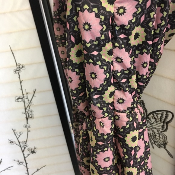 🎯4/$22 Anthropologie- Flouncy and pleated dress - Picture 4 of 8